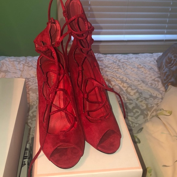 Red strap up peep toe heels - Picture 2 of 4
